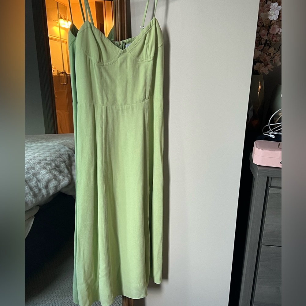 Aritzia Sunday best Viola Midi Dress